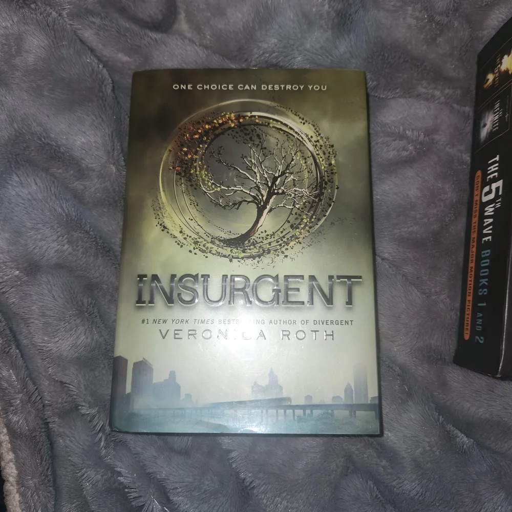 Insurgent by Veronica Roth - Hard Cover - Picture 1 of 2